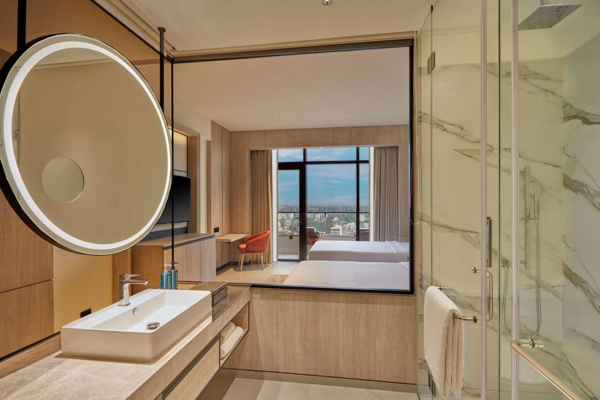 Hilton Gurugram Baani City Centre Gurgaon Exterior photo