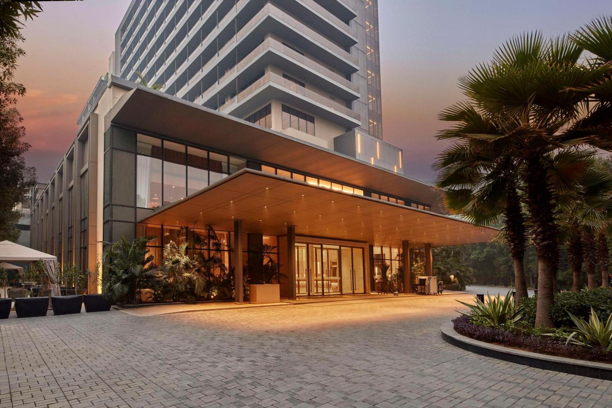 Hilton Gurugram Baani City Centre Gurgaon Exterior photo