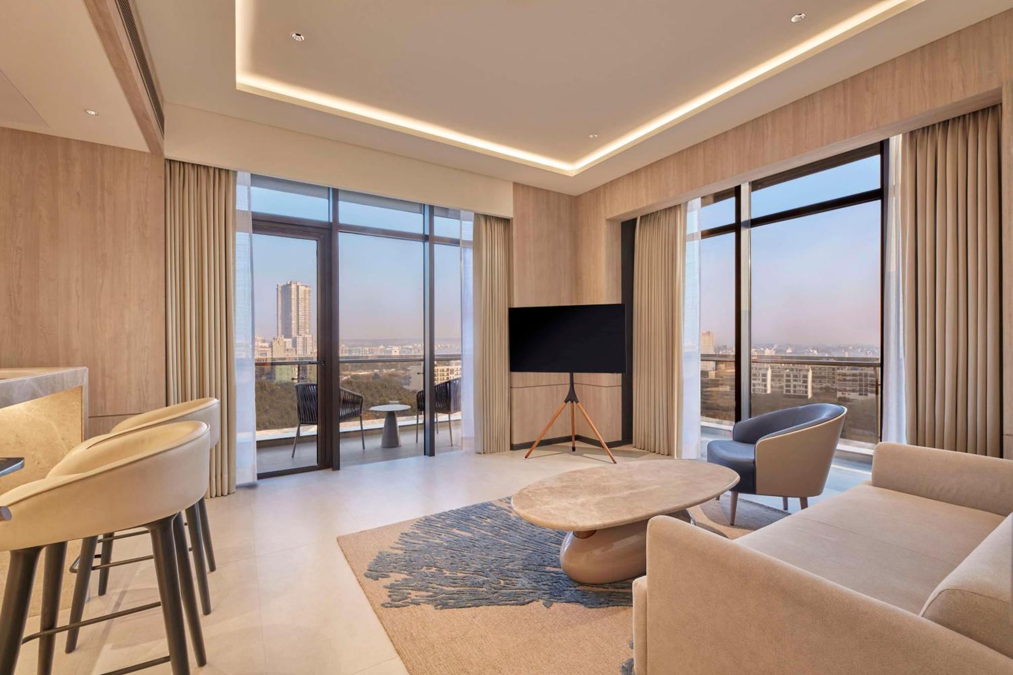 Hilton Gurugram Baani City Centre Gurgaon Exterior photo