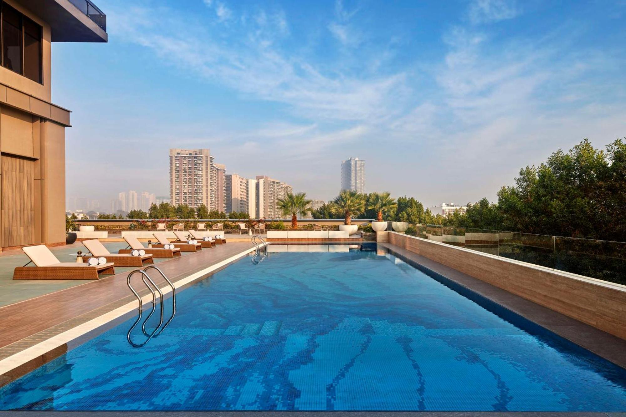 Hilton Gurugram Baani City Centre Gurgaon Exterior photo
